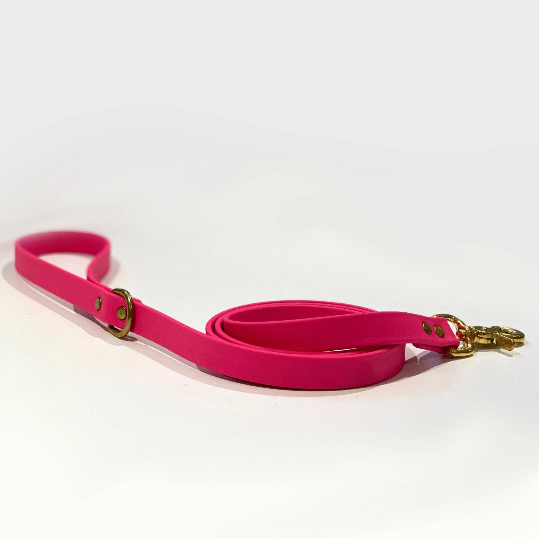 FUCHSIA PINK VEGAN LEATHER DOG LEASH